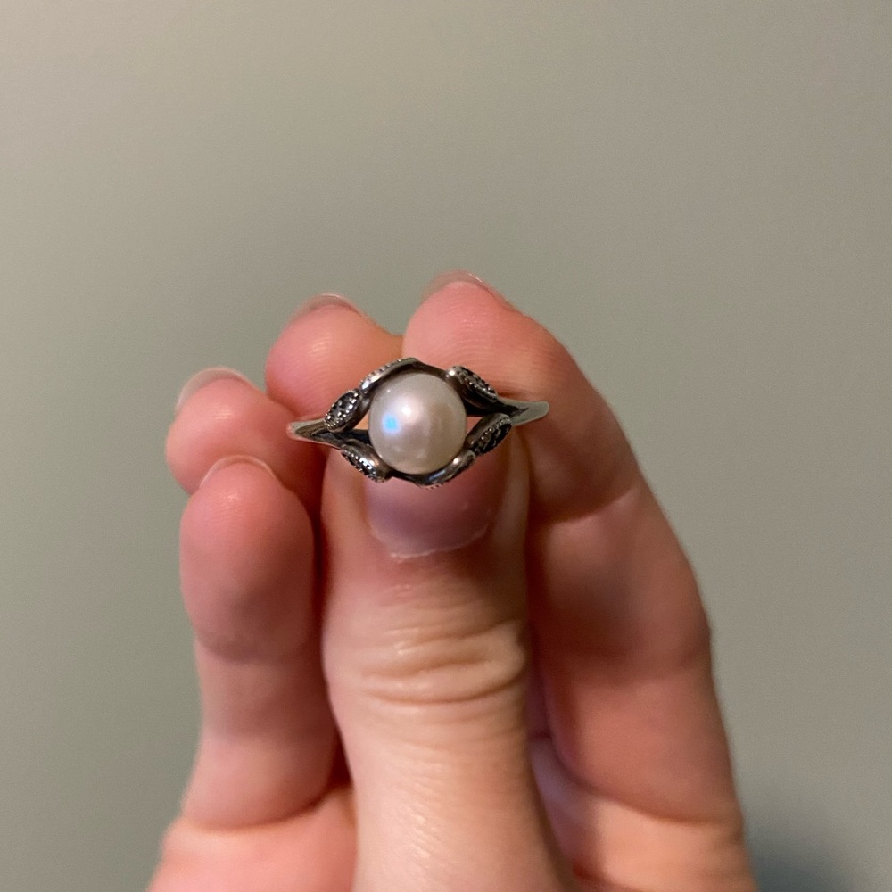 Pandora pearl ring silver size 56 or 7.5 (no longer available, a few years old)